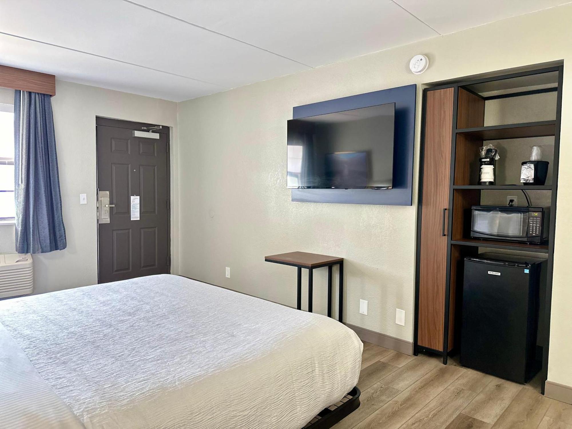La Quinta Inn By Wyndham Huntsville Research Park Exterior foto