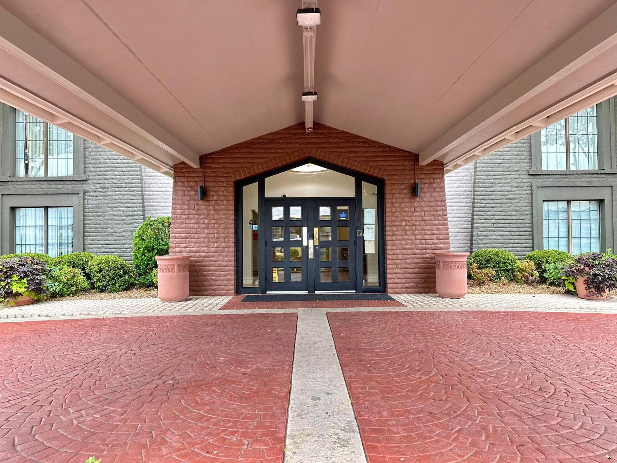 La Quinta Inn By Wyndham Huntsville Research Park Exterior foto