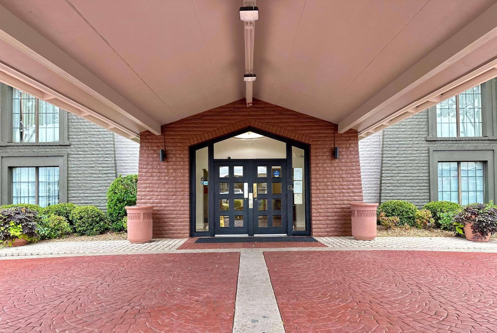 La Quinta Inn By Wyndham Huntsville Research Park Exterior foto