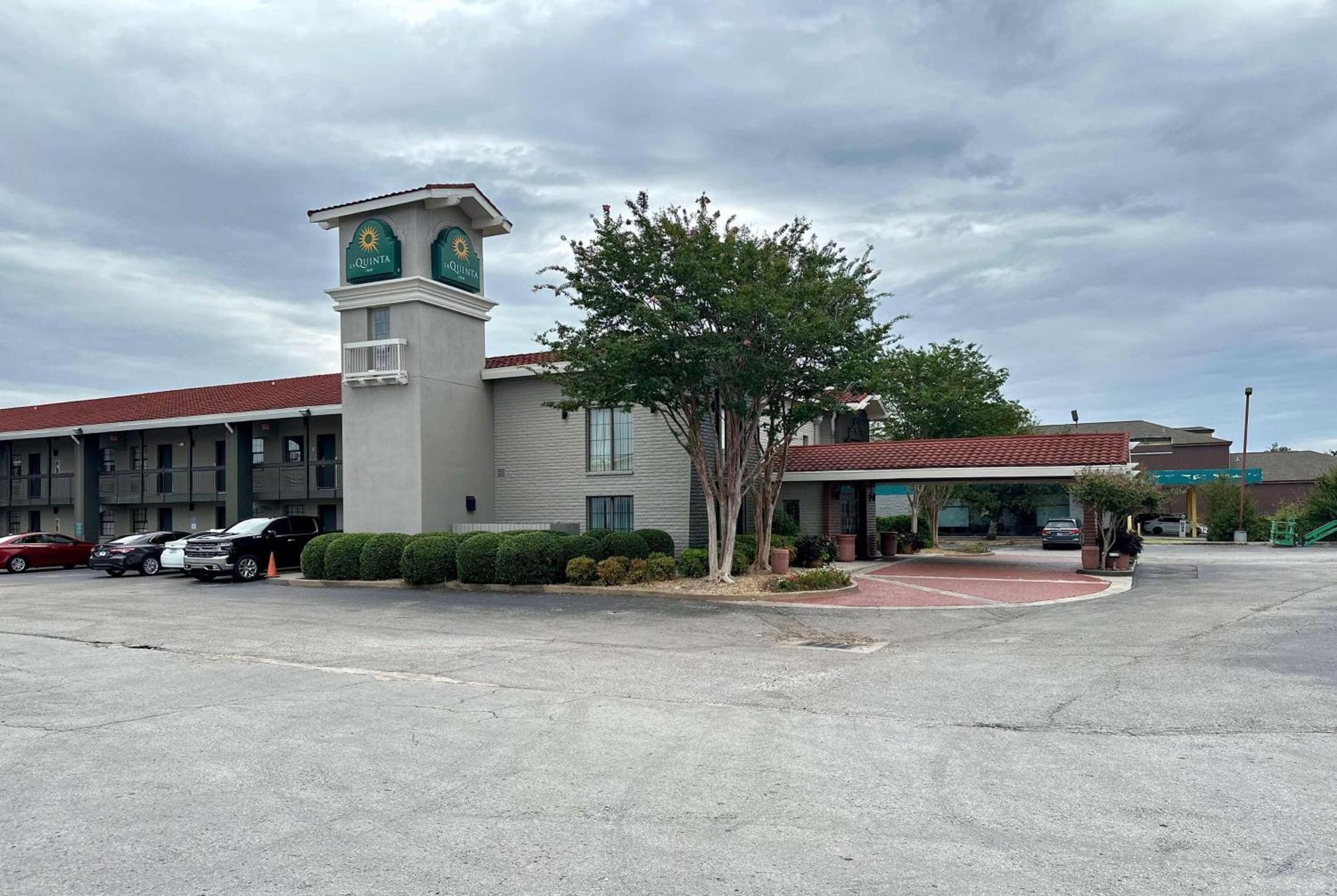 La Quinta Inn By Wyndham Huntsville Research Park Exterior foto